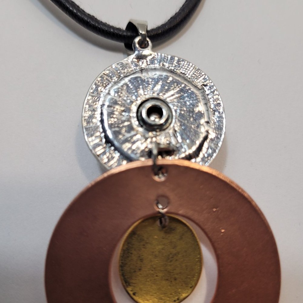 Multiple Metal Colors Round With Clear Faux Crystals Abstract Pattern Choker - Picture 5 of 7